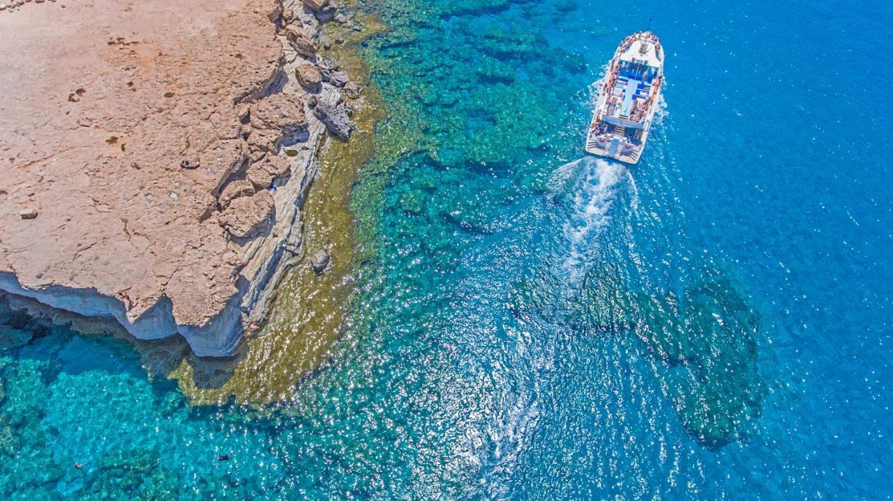 Constantinos The Great Beach Hotel Protarász Kültér fotó